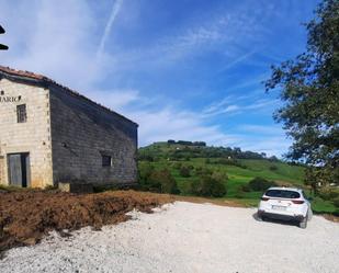 Finca rústica en venda en Saro amb Jardí privat