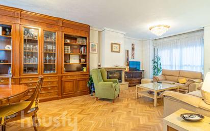 Living room of Single-family semi-detached for sale in  Madrid Capital  with Air Conditioner, Heating and Private garden