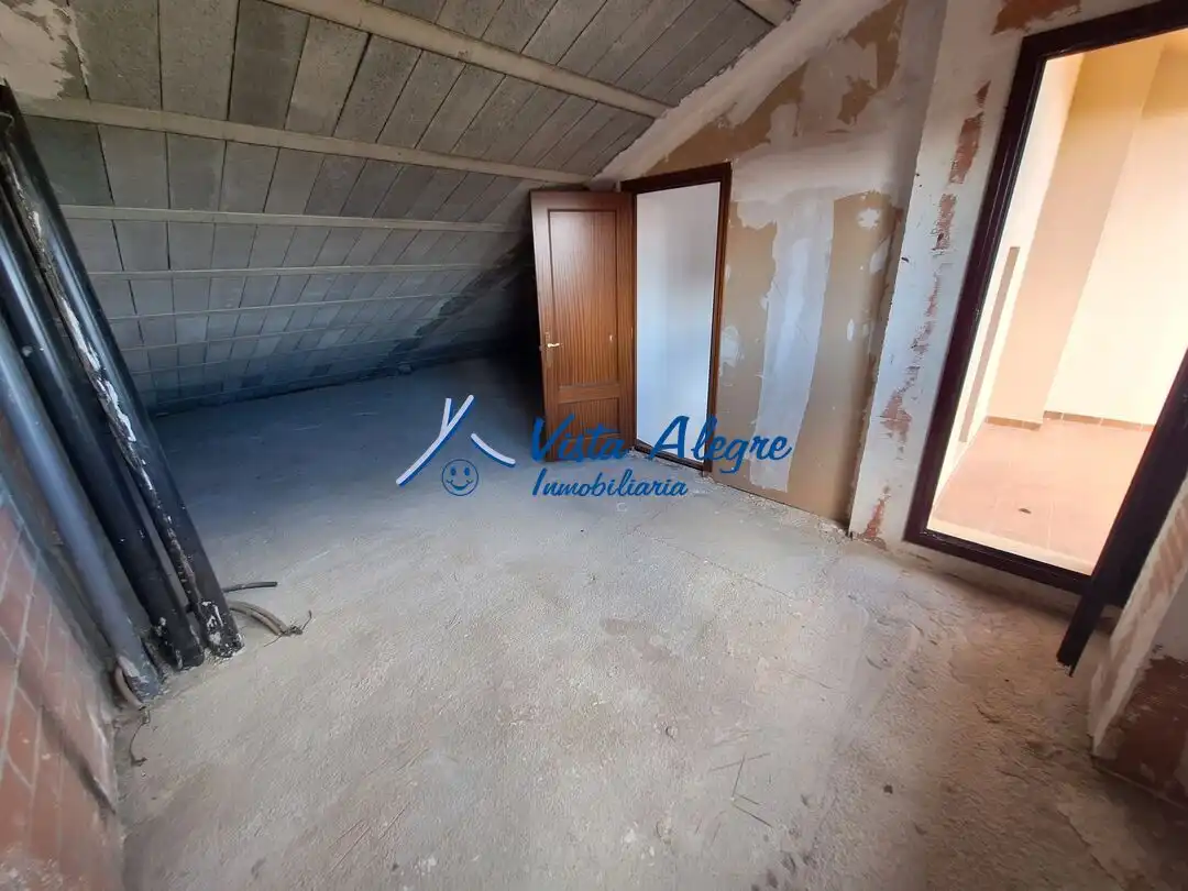 Einfamilien-Reihenhaus zum Verkauf in Santo Domingo de la Calzada mit Heizung, Privatgarten und Terrasse