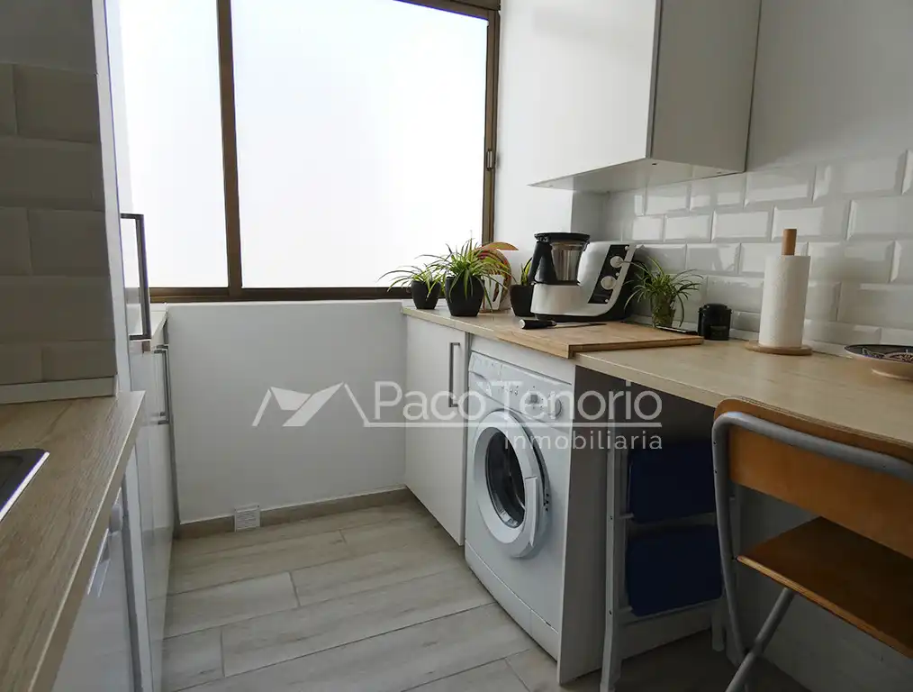 Cuina de Apartament de lloguer en La Antilla amb Terrassa, Moblat i Forn