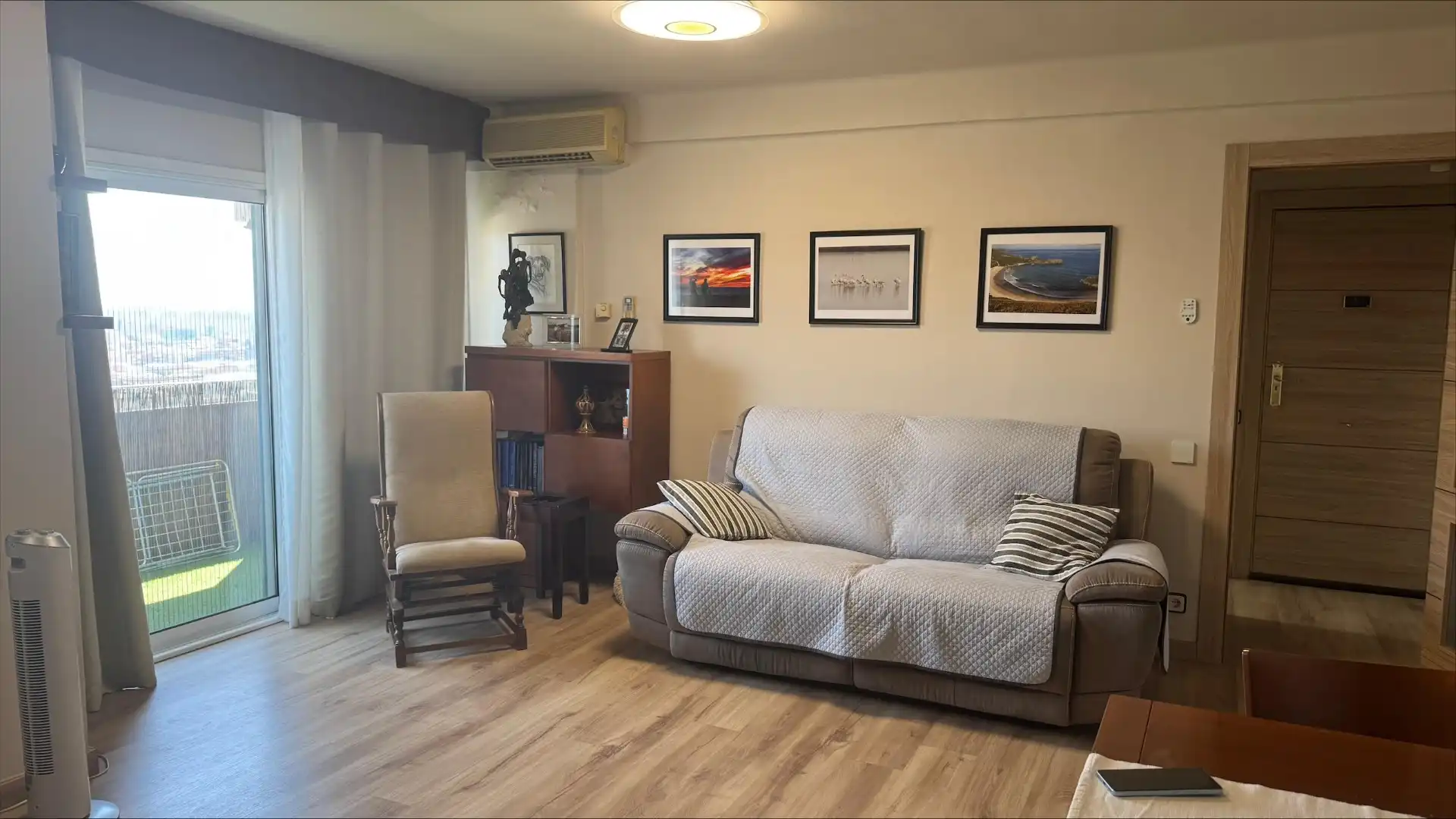 Wohnzimmer von Wohnung zum Verkauf in Cornellà de Llobregat mit Klimaanlage, Heizung und Parkett