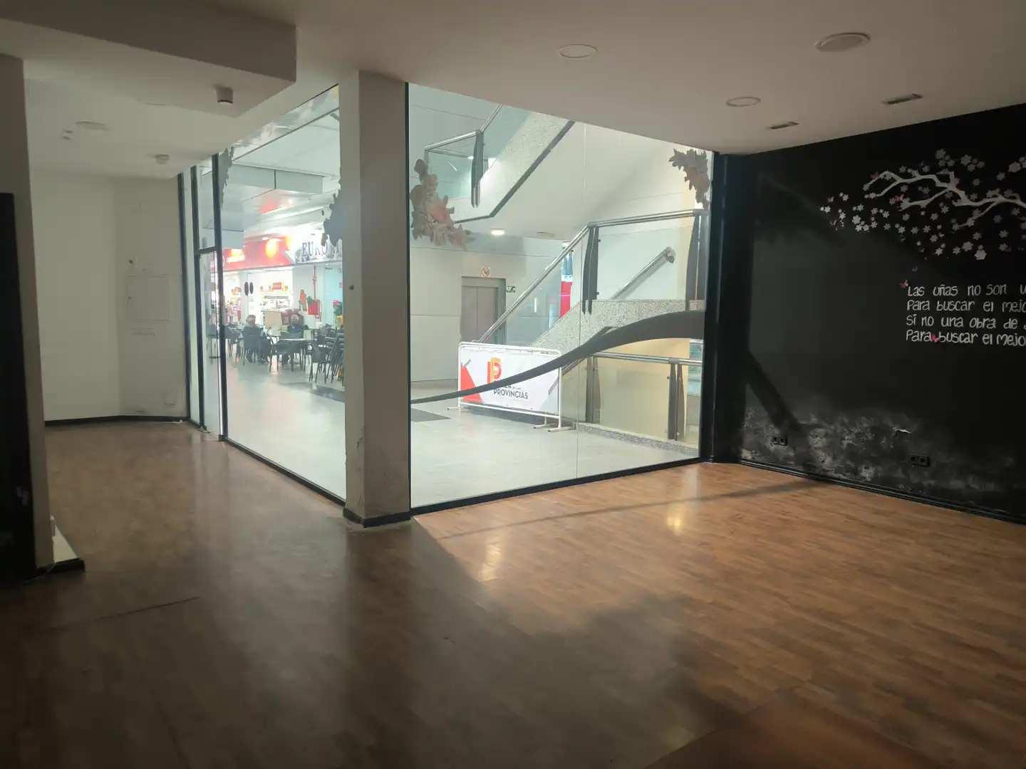 Local de alquiler en Fuenlabrada con Aire acondicionado, Parquet y Alarma