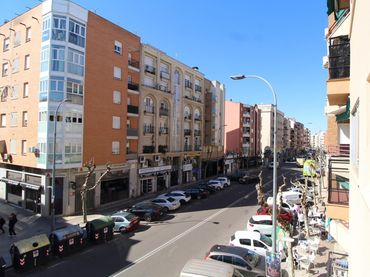 Piso con balcón en venta en San Roque - Ronda Norte