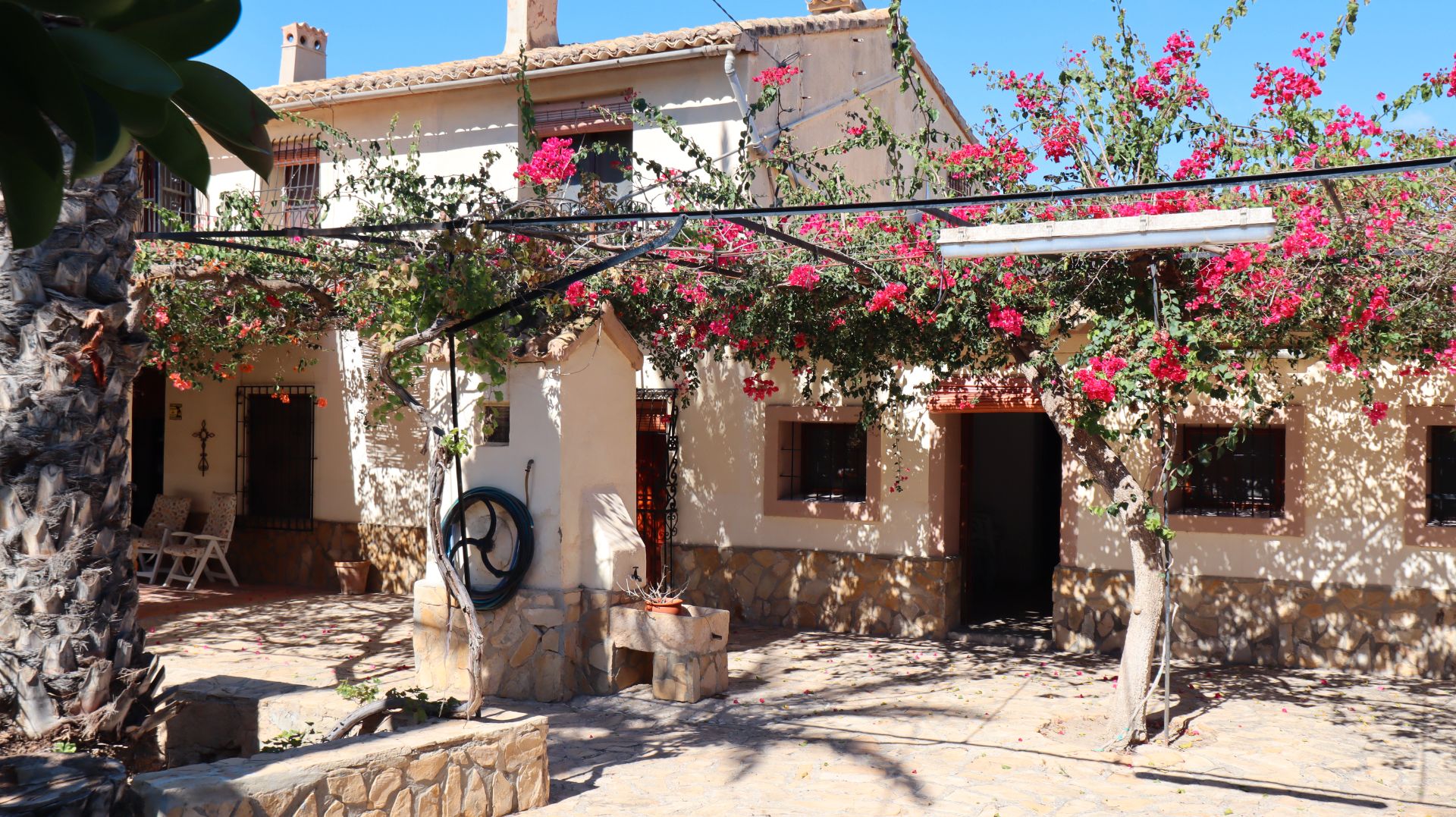 Vista exterior de Casa o chalet en venta en Villajoyosa / La Vila Joiosa con Aire acondicionado, Jardín privado y Terraza