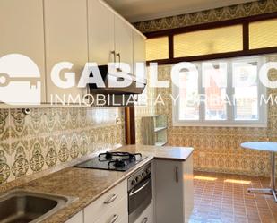 Cuina de Pis en venda en Elgoibar amb Parquet, Moblat i Forn