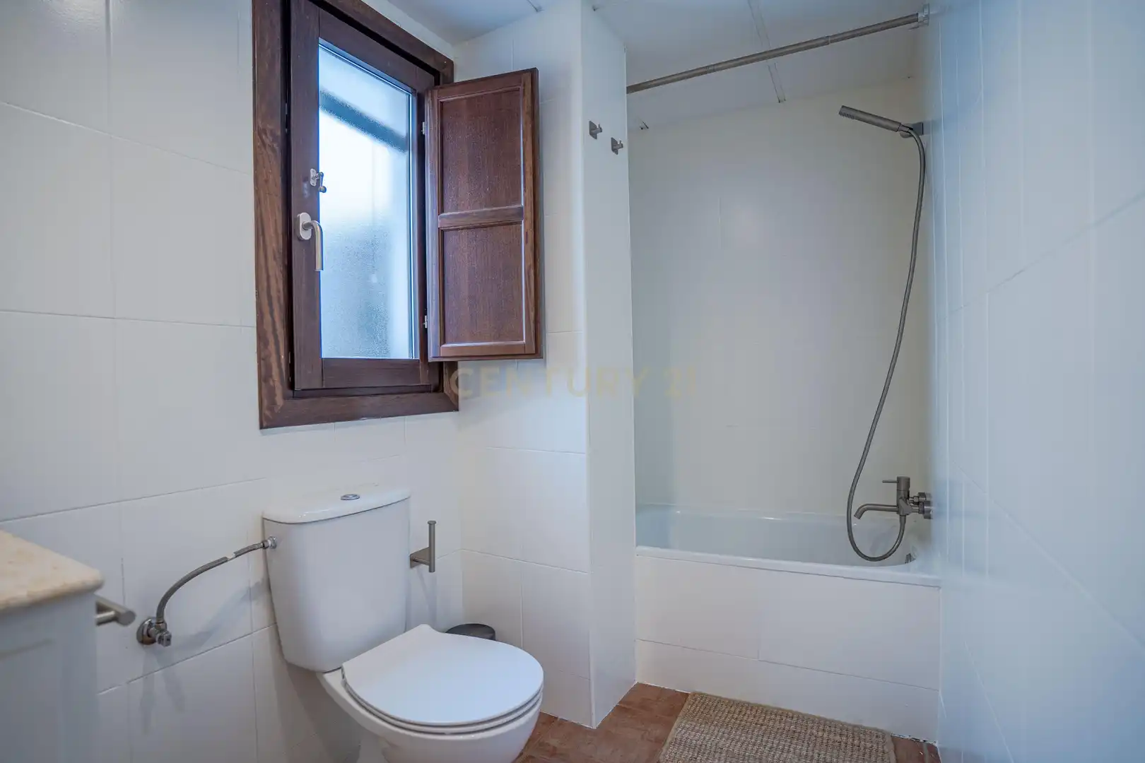 Badezimmer von Wohnung zur Miete in Centro