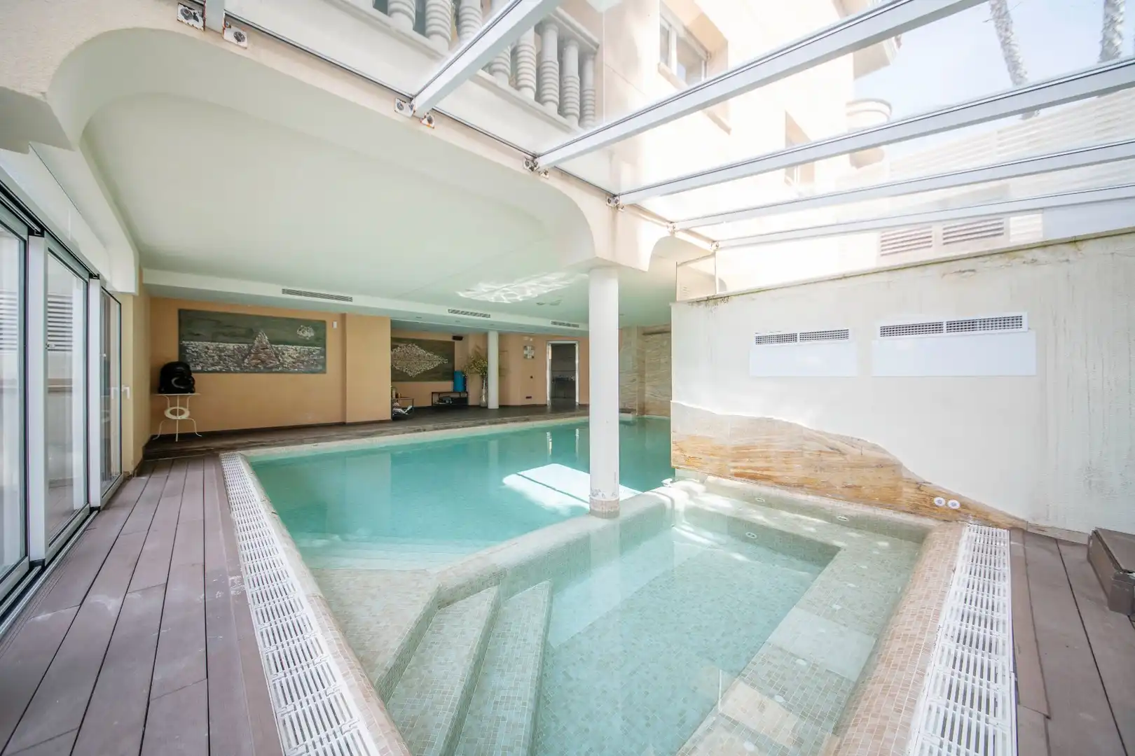 Piscina de Casa o chalet en venta en Alella con Aire acondicionado, Calefacción y Jardín privado