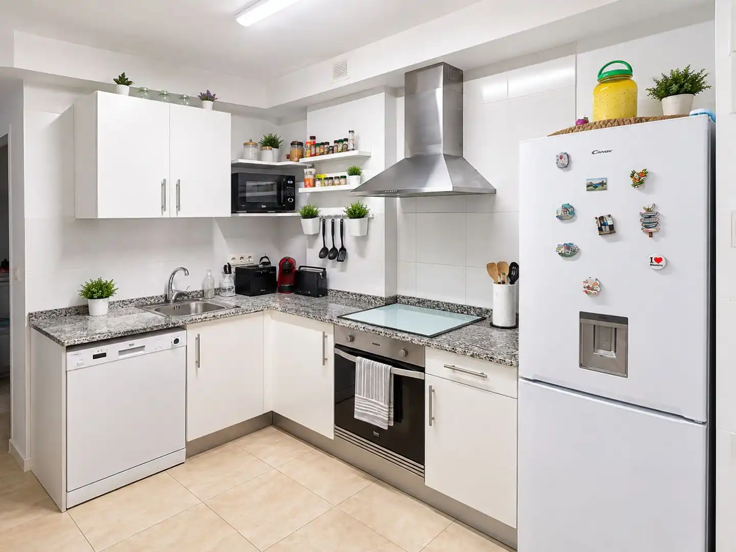 Cocina de Piso de alquiler en Ares con Jardín privado, Parquet y Terraza