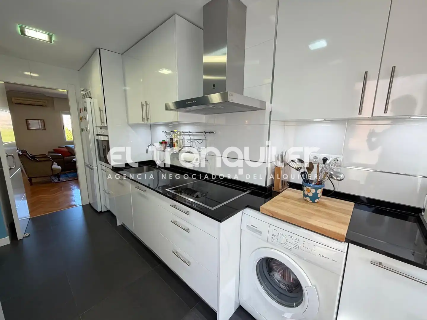 Kitchen of Flat for rent in San Sebastián de los Reyes  with Air Conditioner, Parquet flooring and Furnished