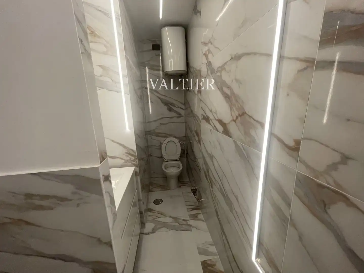 Bathroom of Flat for rent in Madrid  with Air Conditioner, Heating and Furnished