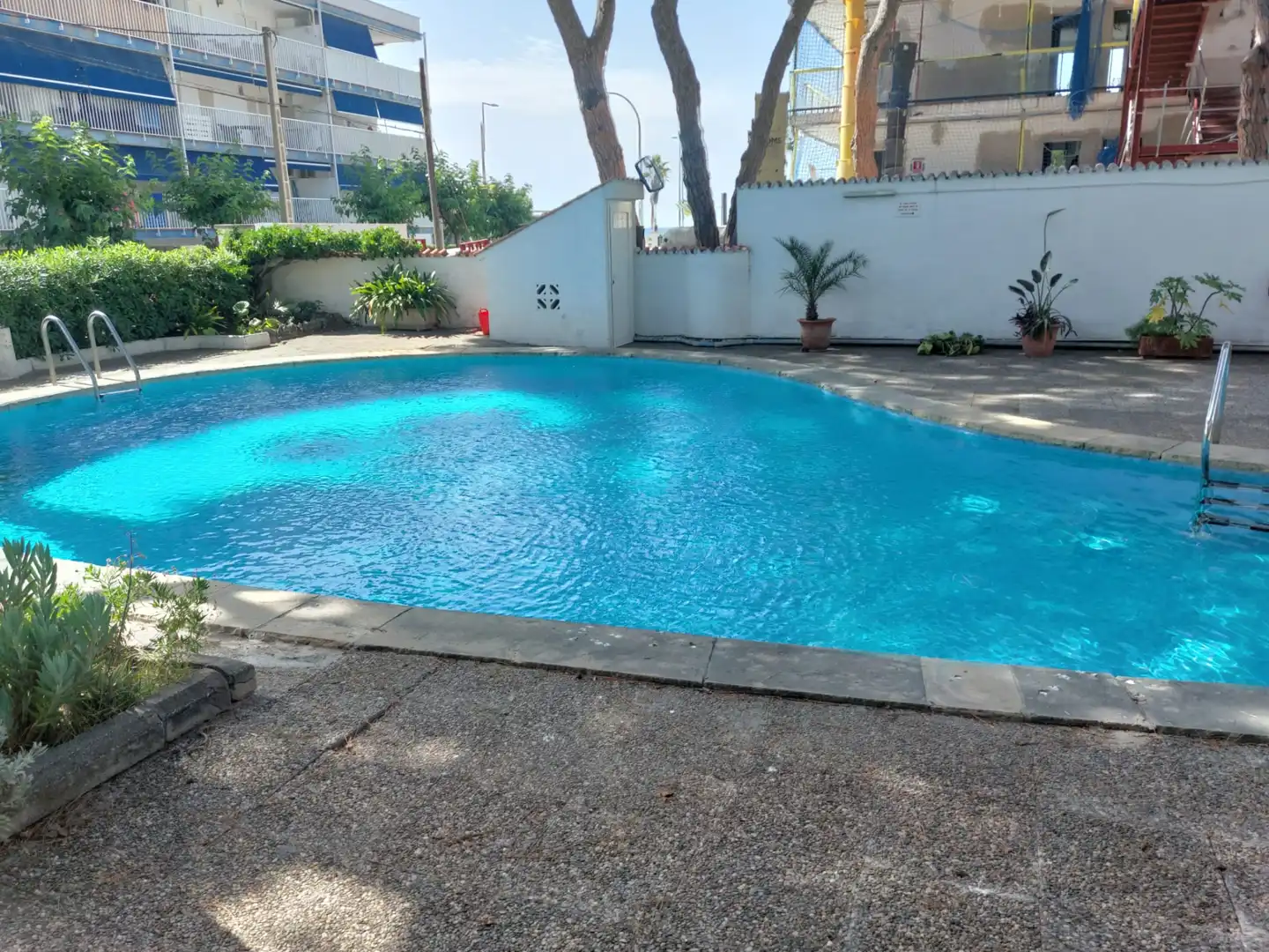 Piscina de Apartament en venda en Castelldefels amb Terrassa i Piscina comunitària