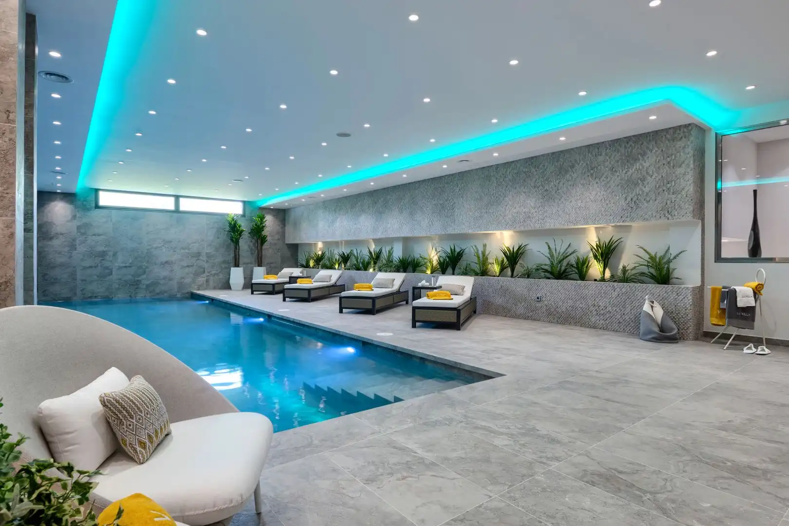 Piscina de Casa o chalet en venta en Marbella con Aire acondicionado, Calefacción y Jardín privado