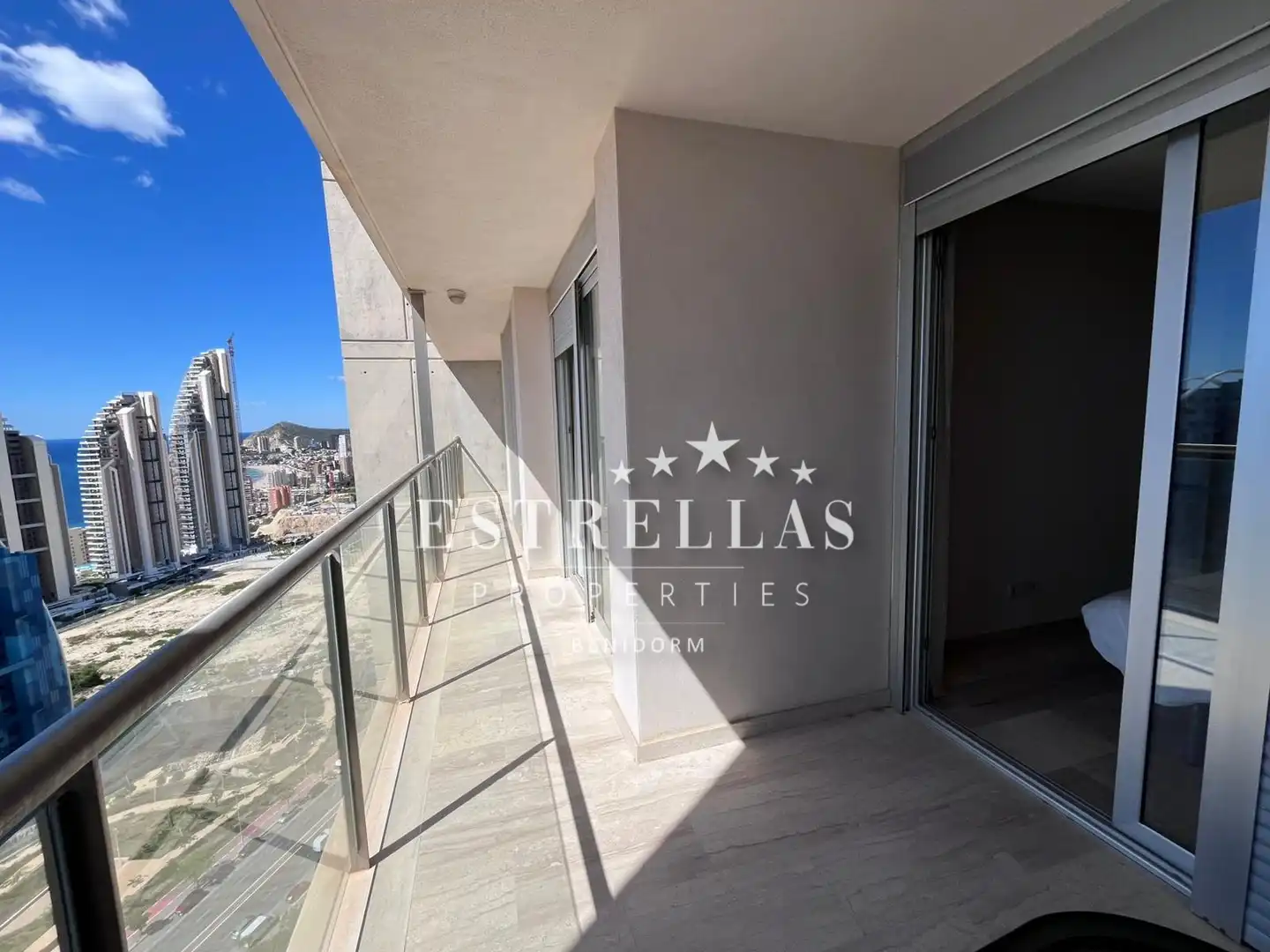 Apartament amb terrassa en venda a Via Parque, imagen 4