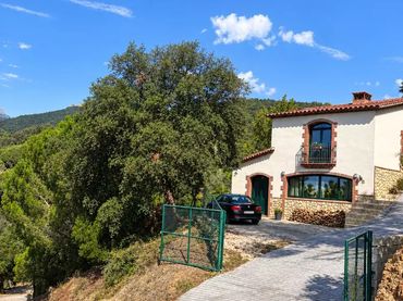 Xalet amb balcó en venda a Sant Feliu de Buixalleu