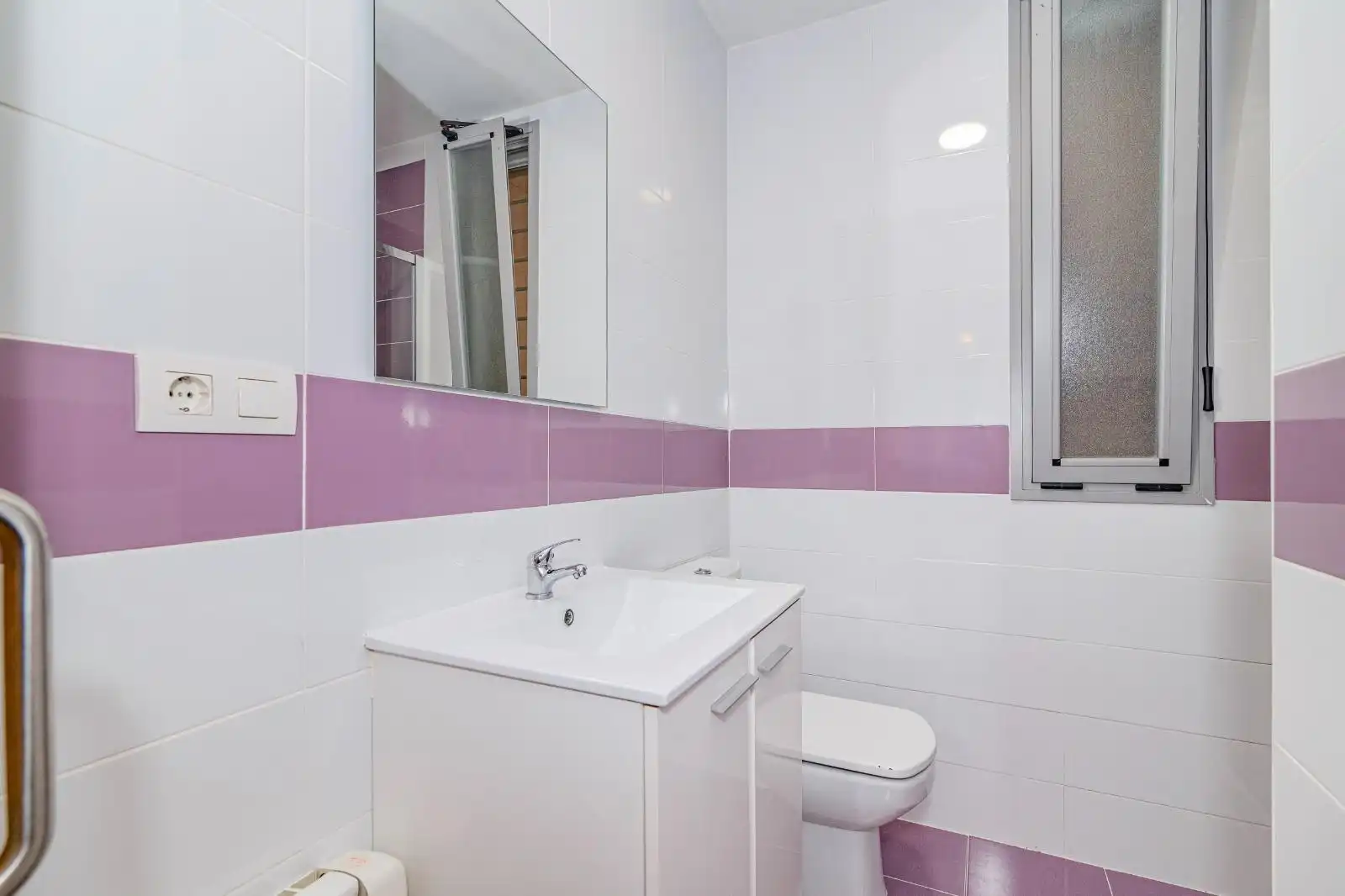 Bathroom of Flat for sale in Peligros  with Air Conditioner, Heating and Storage room