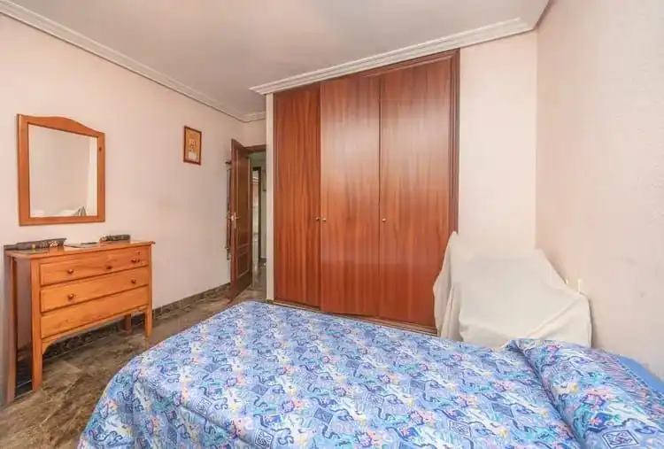 Habitación de Piso en venta en Benidorm con Terraza, Amueblado y Piscina comunitaria