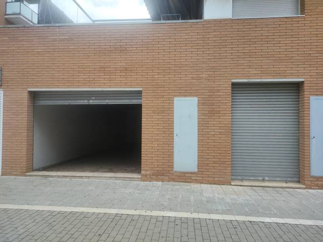 Local comercial en Venta en Abrera