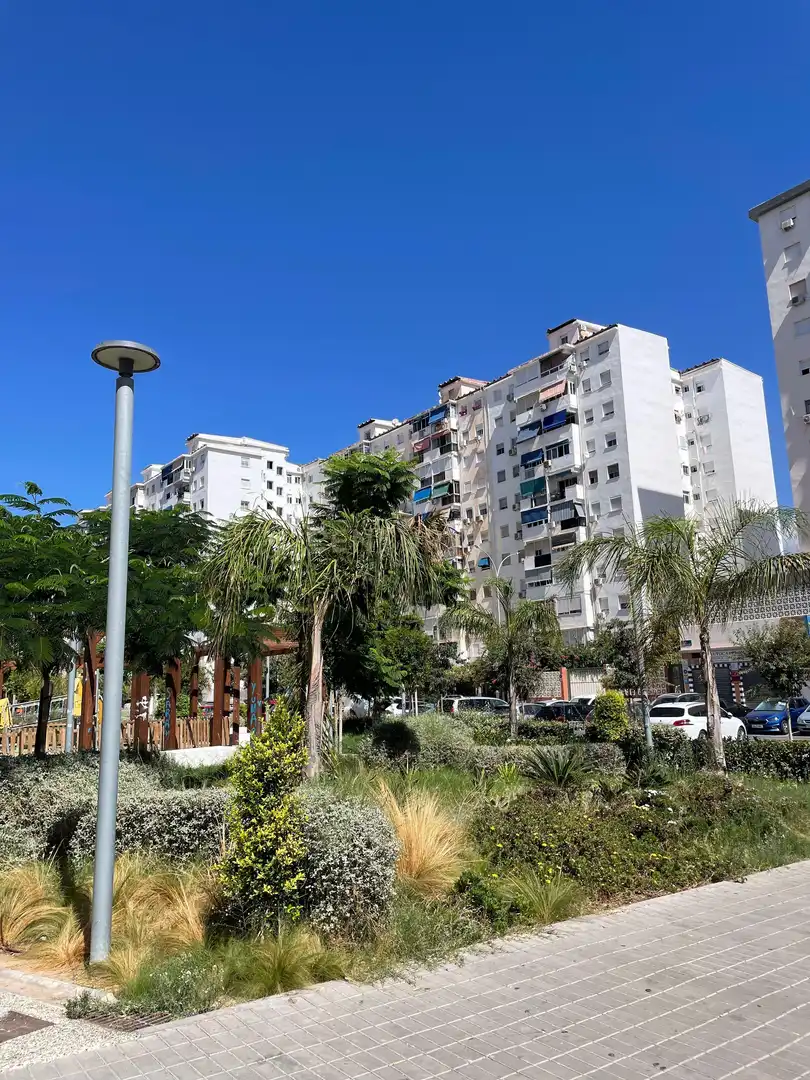 Vista exterior de Apartament en venda en Málaga amb Aire condicionat i Rentadora