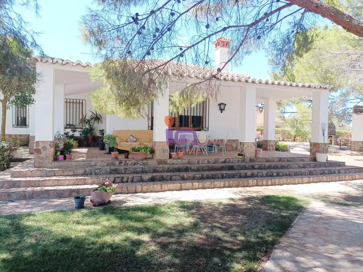Chalet en venta en Valdepeñas, imagen 3