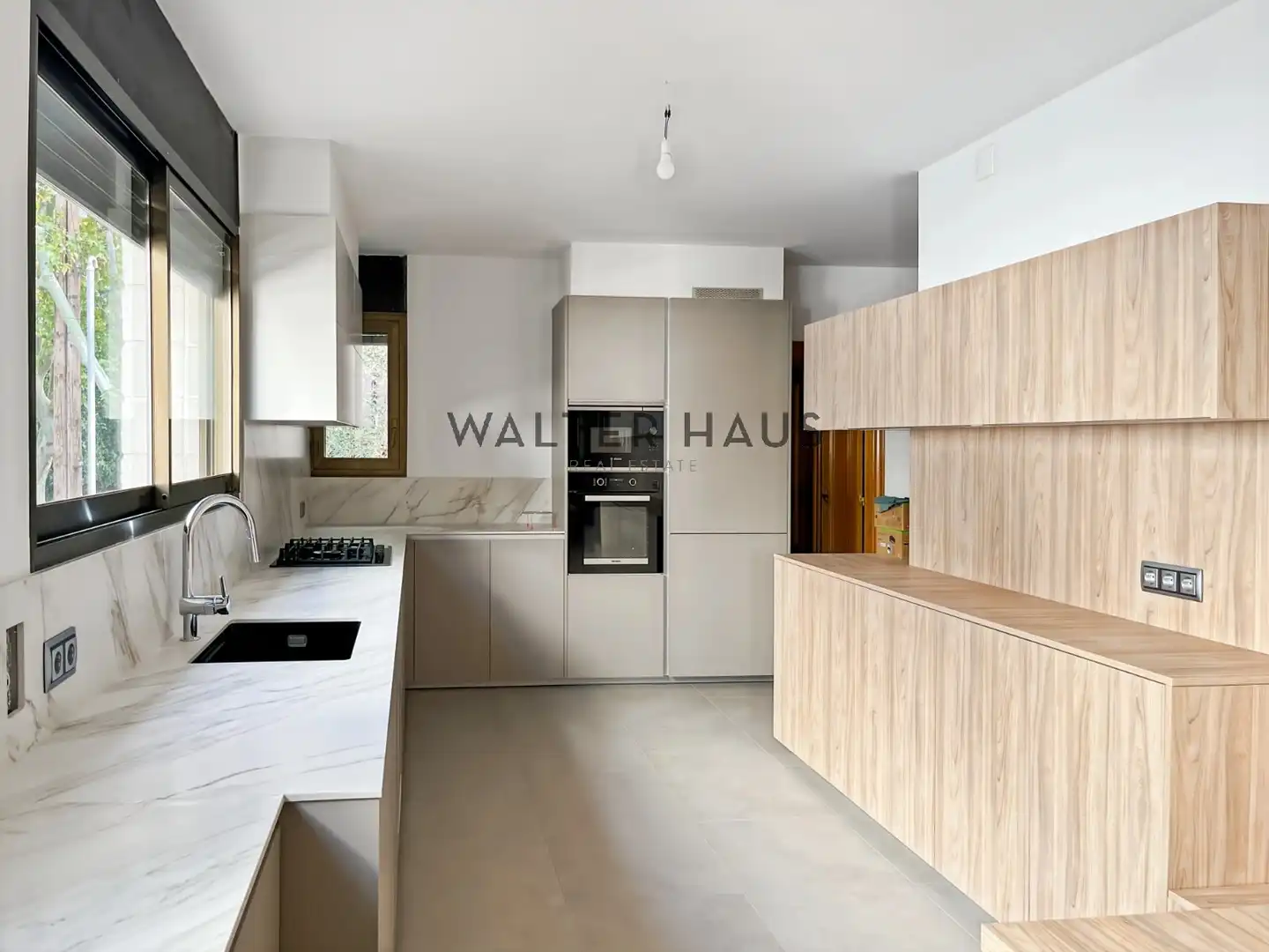 Houses for rent in Carrer d'Àngel Guimerà, L'Eixample