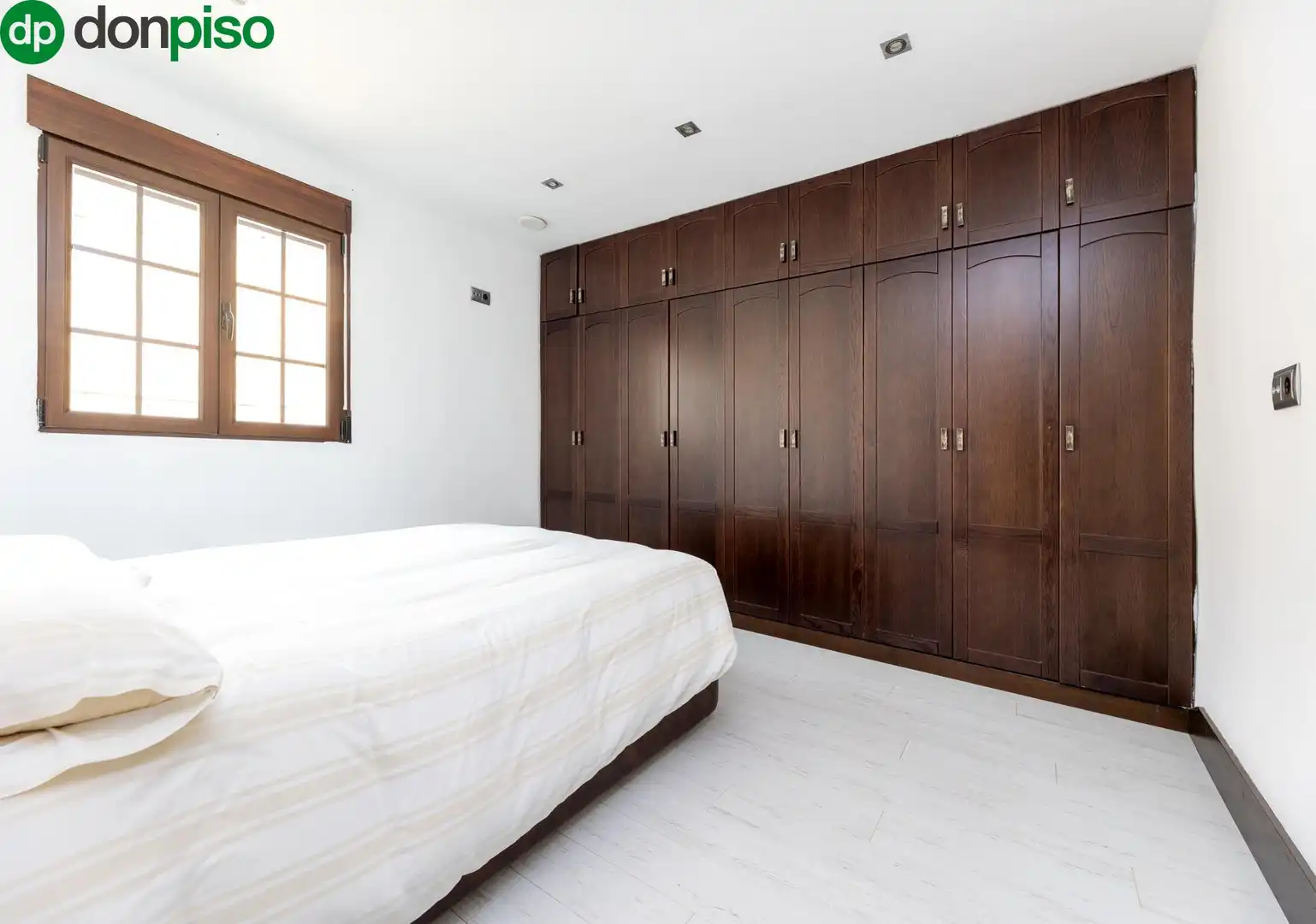 Bedroom of Flat for sale in Granada  with Air Conditioner