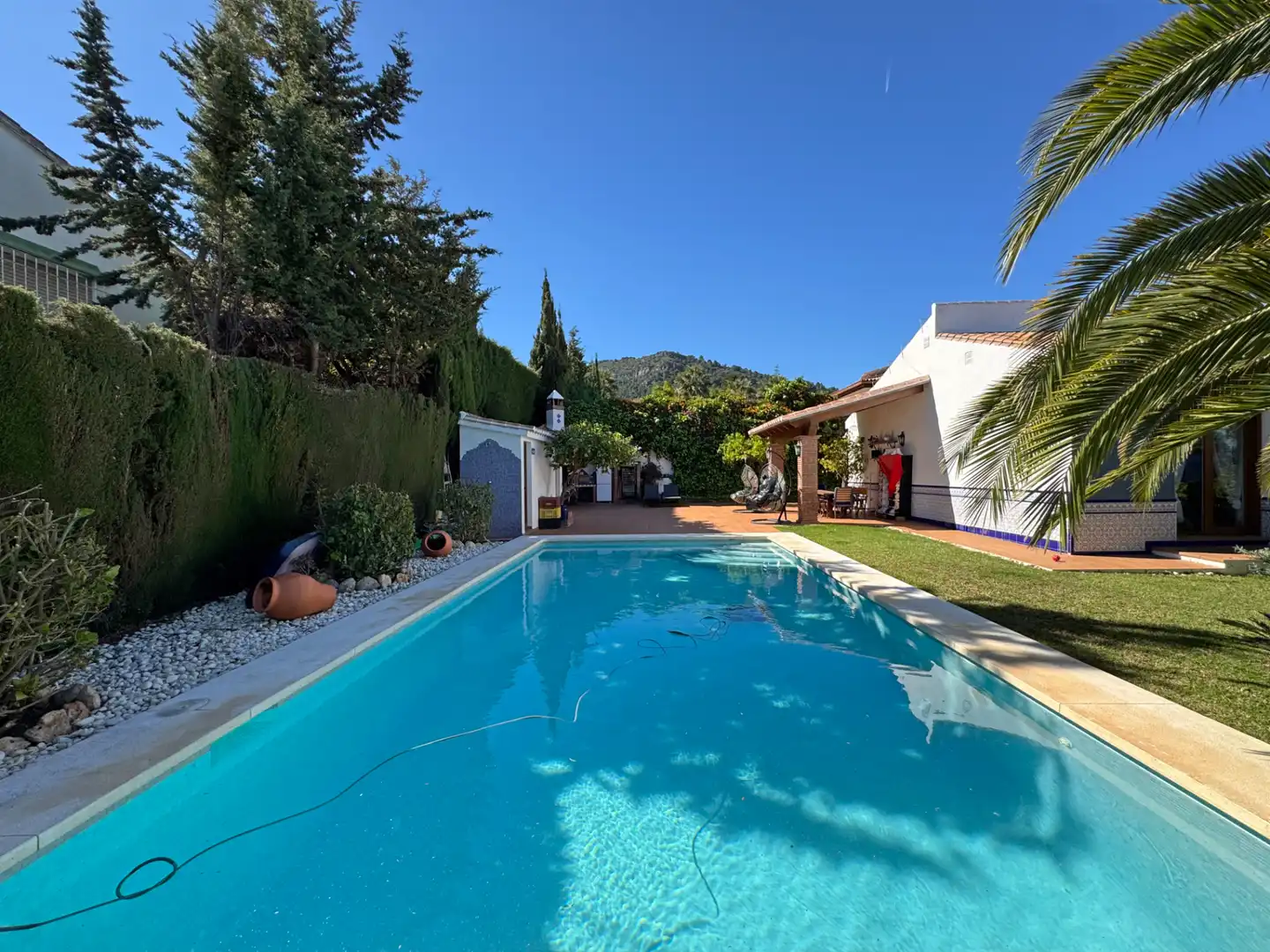 Piscina de Casa o xalet en venda en Alhaurín de la Torre amb Aire condicionat, Calefacció i Jardí privat