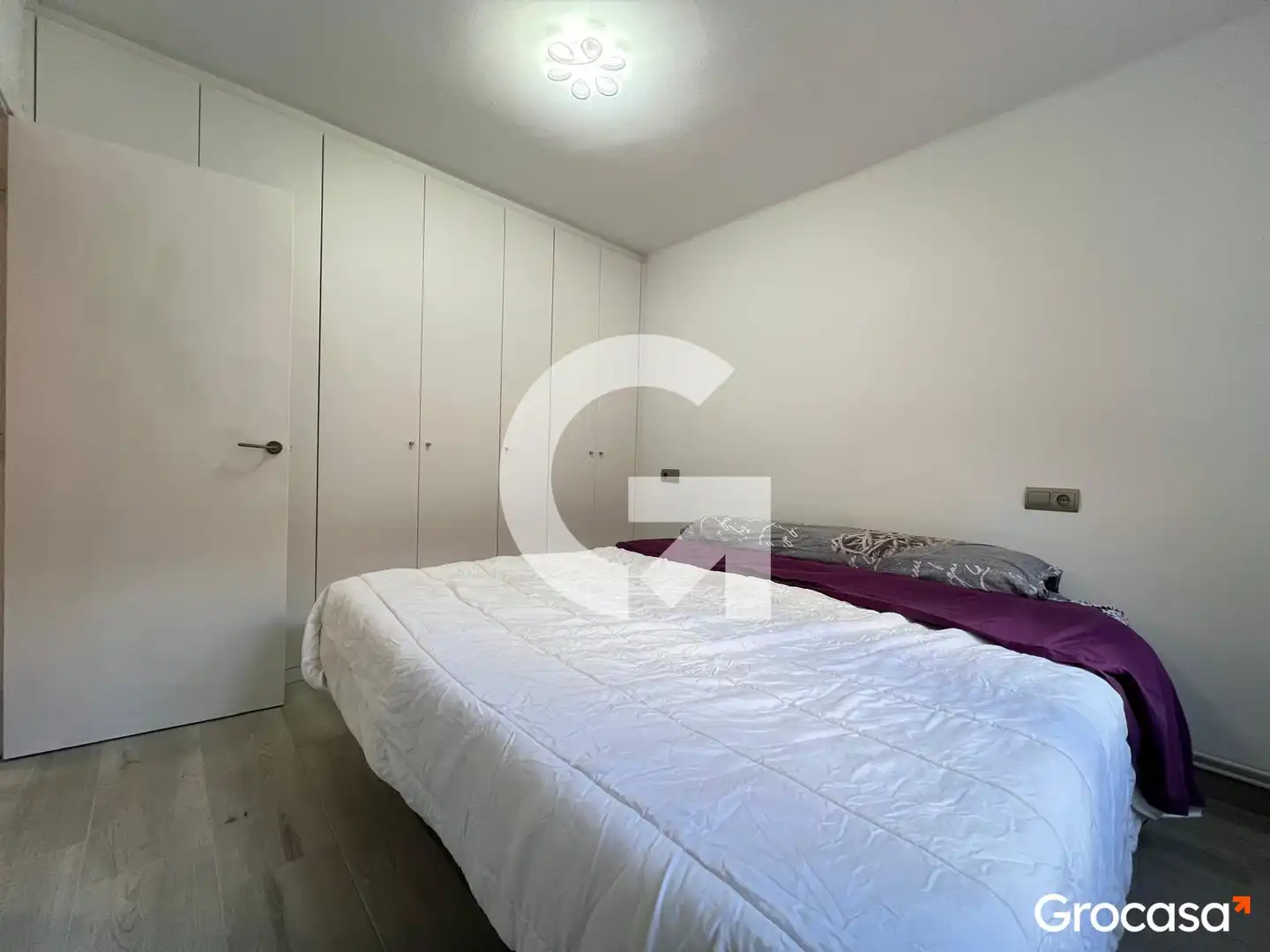 Habitación de Planta baja en venta en Rubí con Calefacción, Terraza y Amueblado