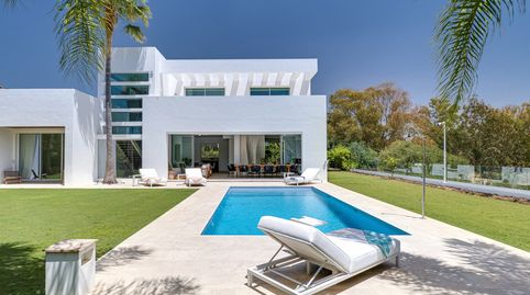 Casa perfectamente presentada en una posición privilegiada en una parcela plana, en la zona costera de Casasola, cerca de Guadalmi, imatge 2