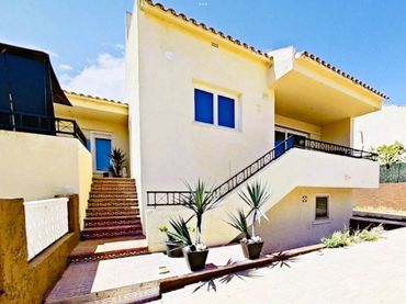 Casa bifamiliare in vendita a La Nucia Pueblo