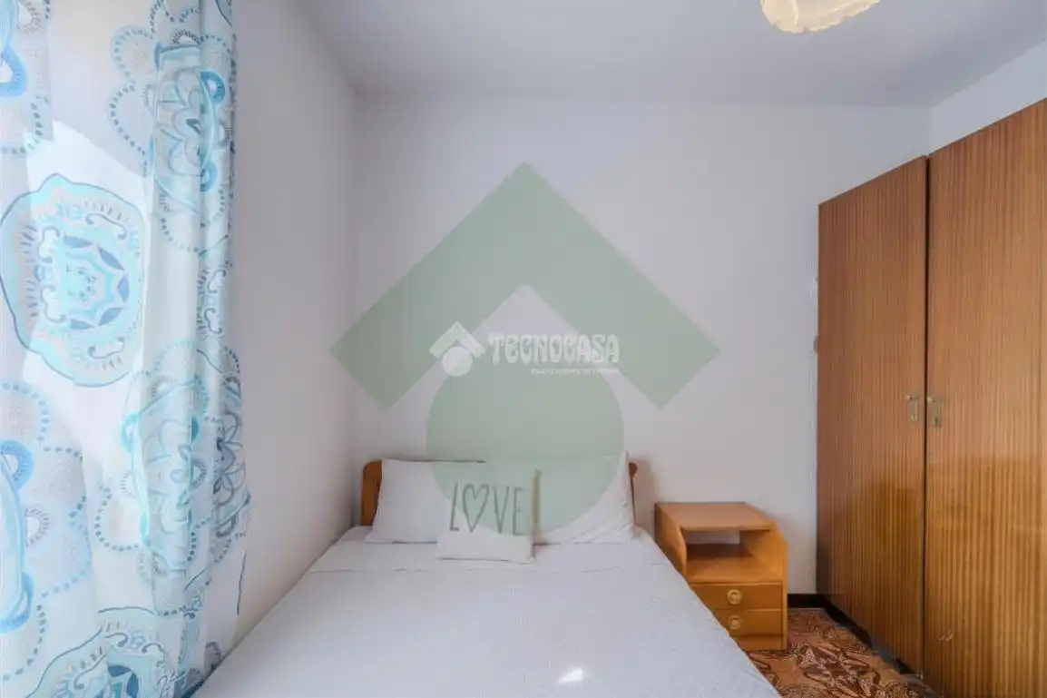 Bedroom of Flat for sale in Madrid  with Air Conditioner, Heating and Terrace