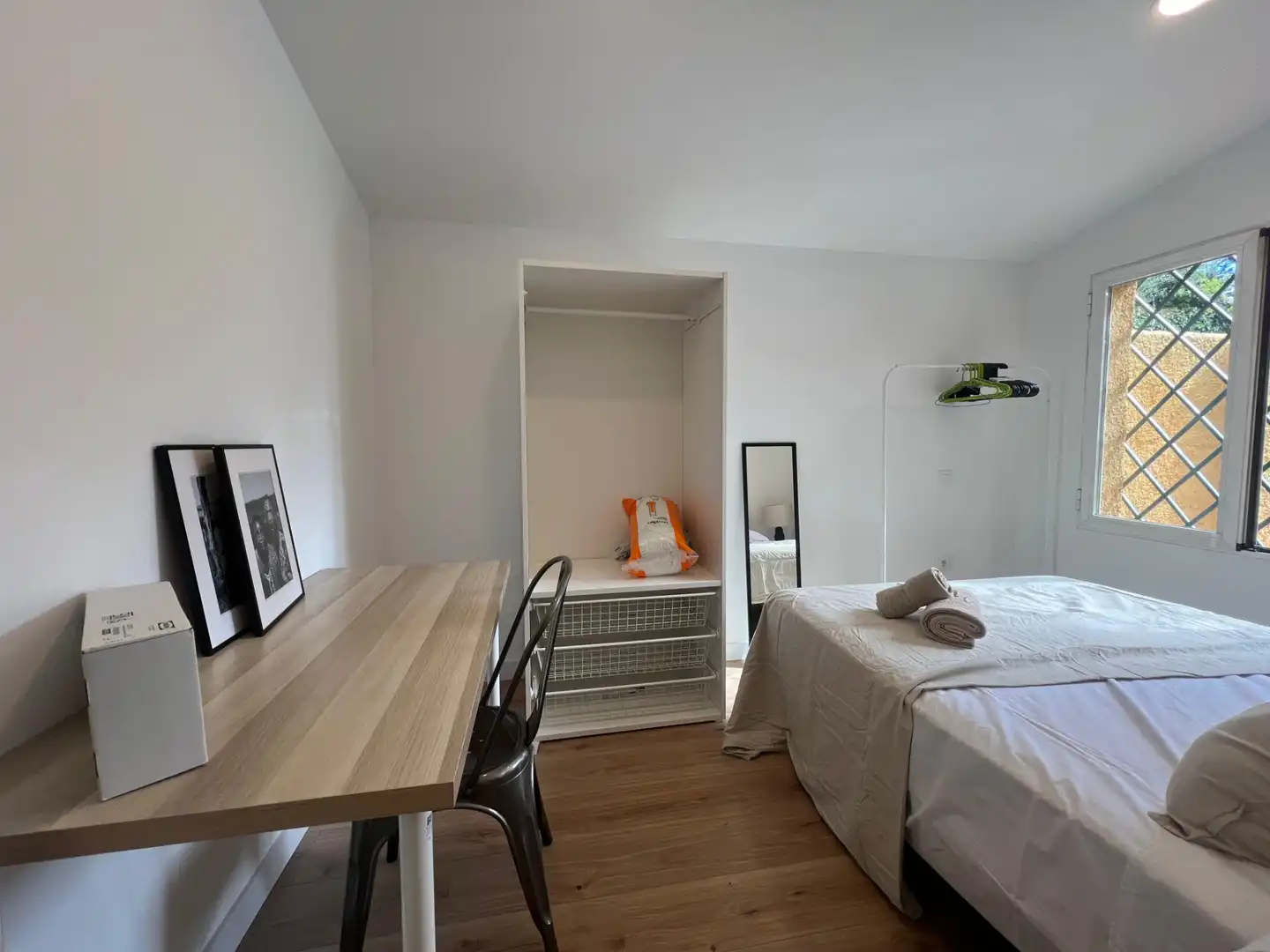 Dormitori de Casa o xalet per a compartir en Madrid amb Aire condicionat, Calefacció i Jardí privat
