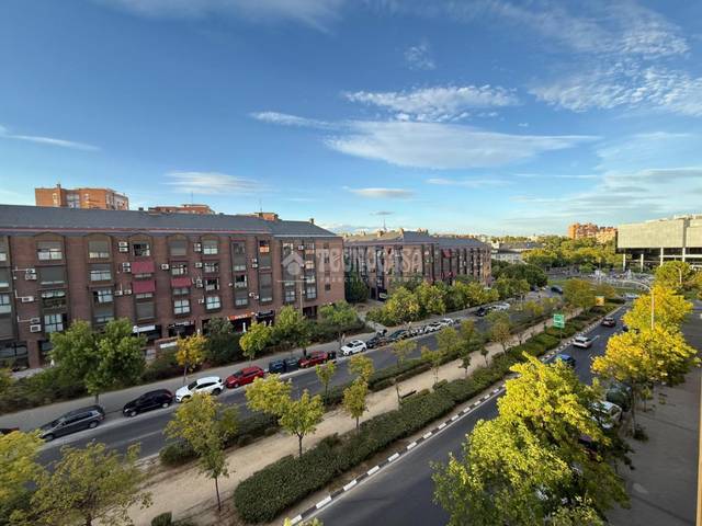 Piso en Alquiler en Canillas