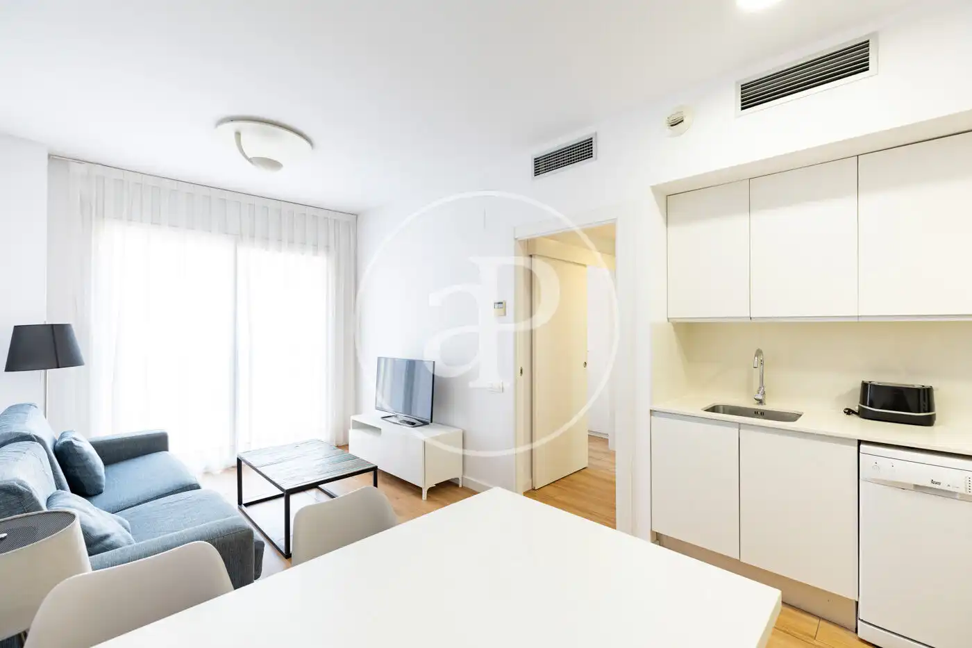 Sala de estar de Piso en venta en Barcelona con Aire acondicionado, Calefacción y Piscina comunitaria