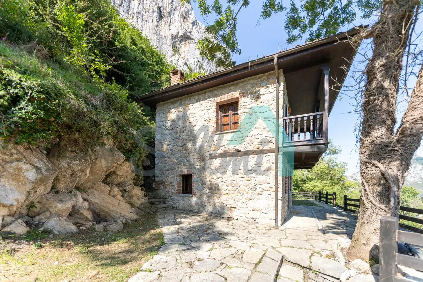 Vista exterior de Casa o chalet en venta en Morcín con Jardín privado, Terraza y Balcón