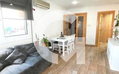 Living room of Flat for sale in El Prat de Llobregat  with Air Conditioner, Heating and Oven