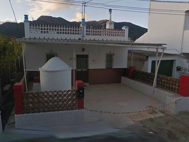 Chalet con piscina en venta en Centro