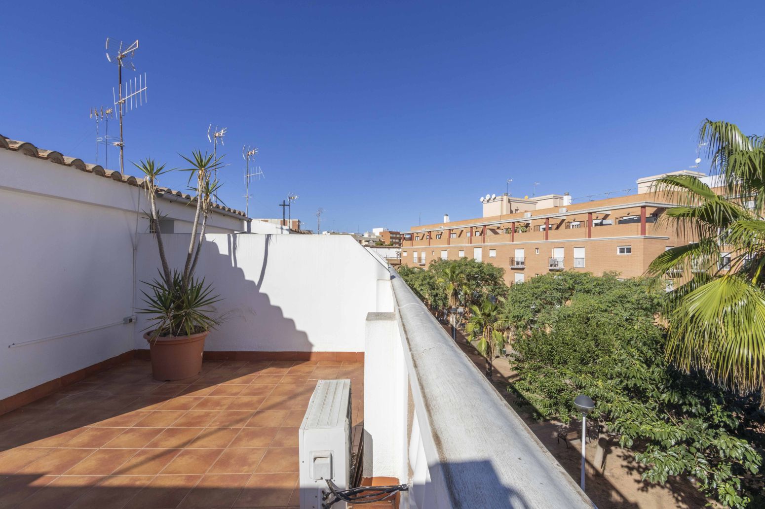 Garden of Single-family semi-detached for sale in Sagunto / Sagunt  with Air Conditioner, Heating and Private garden