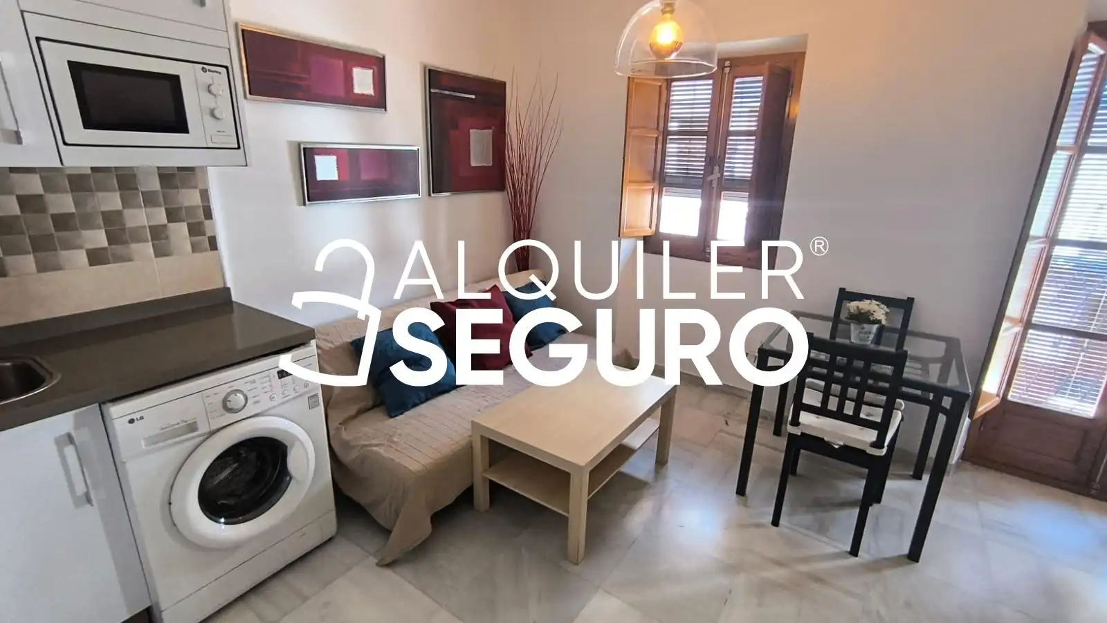 Living room of Flat for rent in Sevilla  with Air Conditioner and Furnished