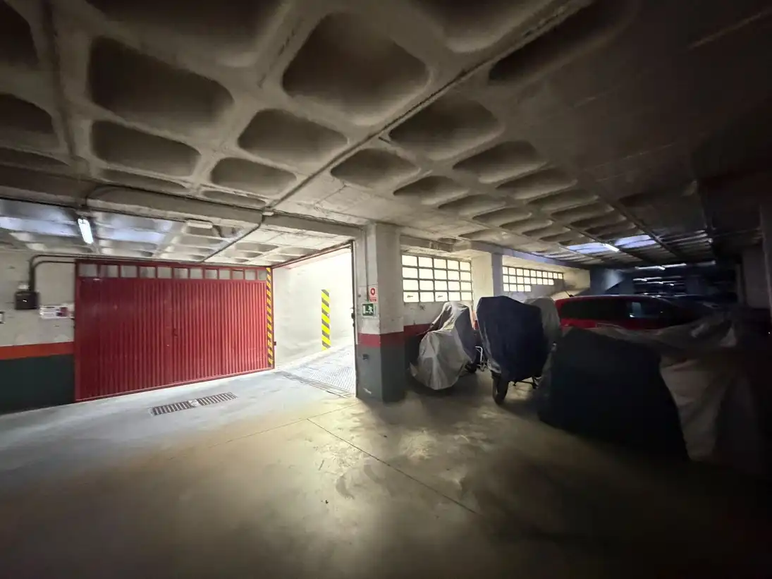 Individual with lift for sale in Calle de Santa Leonor, imagen 4