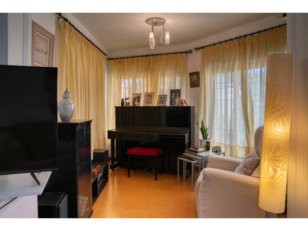 Sala d'estar de Casa o xalet en venda en Vic amb Calefacció i Jardí privat