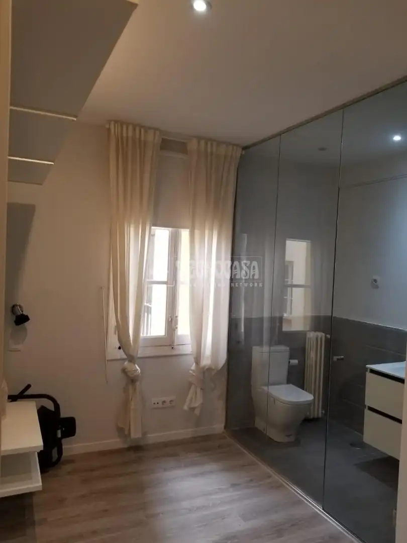 Habitación de Piso en venta en Madrid con Calefacción