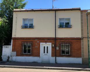 Vista exterior de Casa o xalet en venda en Valladolid Capital amb Calefacció, Jardí privat i Terrassa