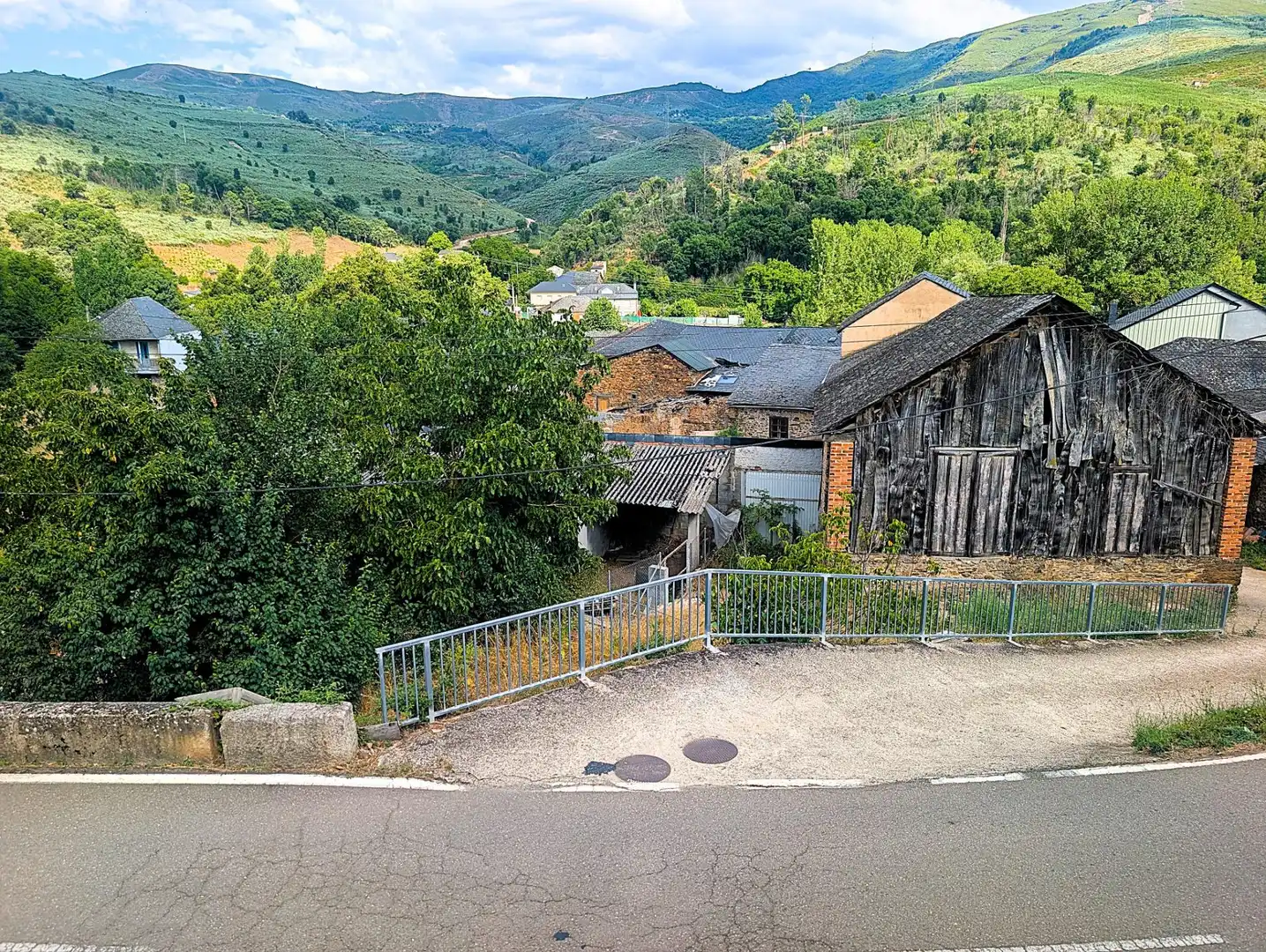 Exterior view of Houses for sale in Rubiá  with Heating, Private garden and Storage room