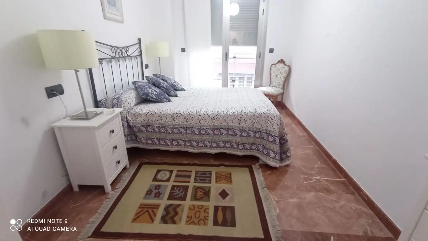 Dormitori de Pis de lloguer en Alicante / Alacant amb Aire condicionat, Calefacció i Balcó