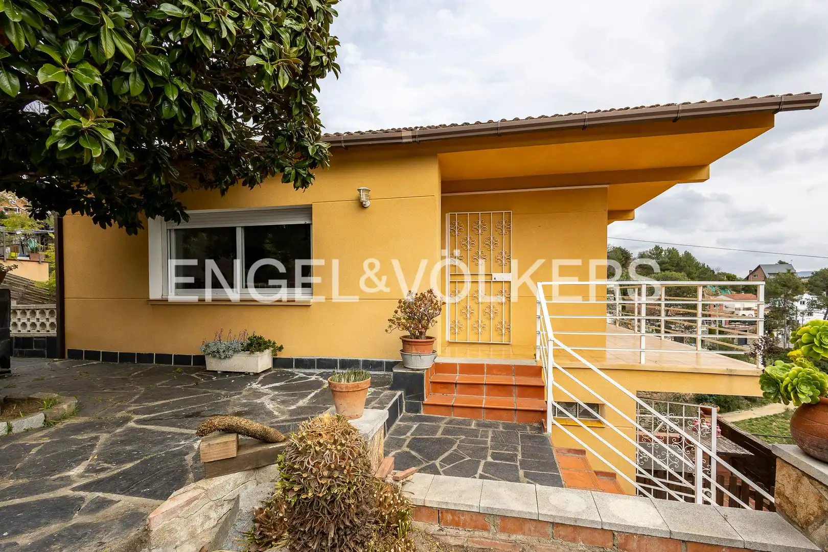 Vista exterior de Casa o chalet en venta en Cervelló con Calefacción, Jardín privado y Terraza