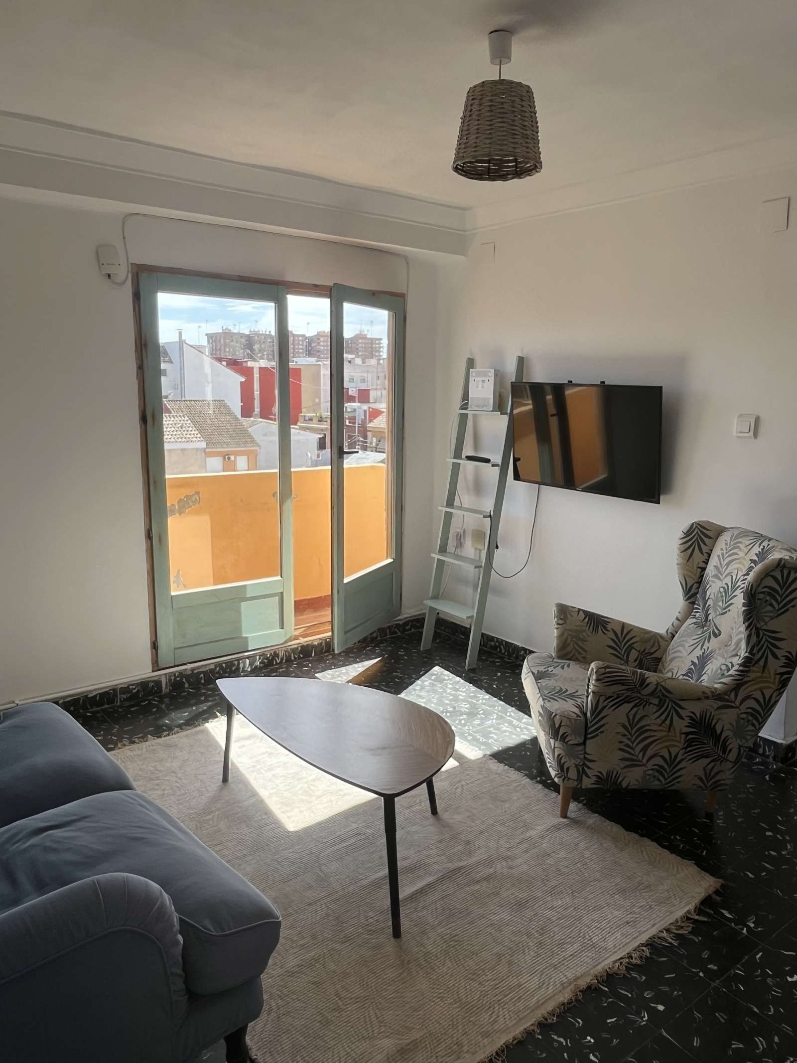 Sala d'estar de Apartament per a compartir en  Valencia Capital amb Aire condicionat i Terrassa