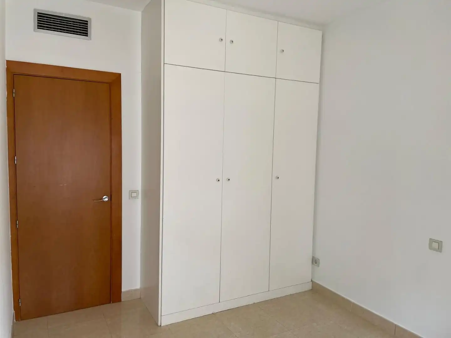 Bedroom of Flat for rent in  Sevilla Capital  with Air Conditioner, Terrace and Balcony