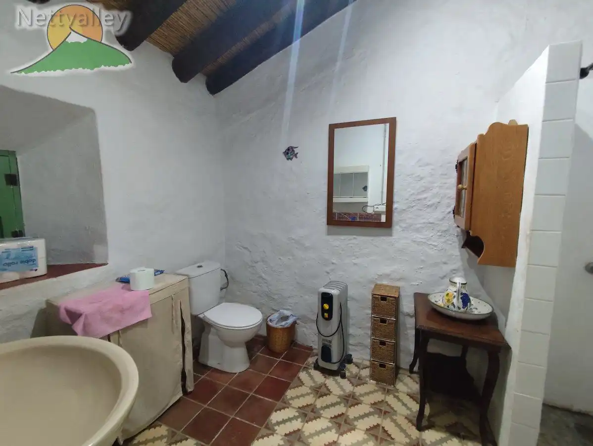 Country homes for sale in Comares