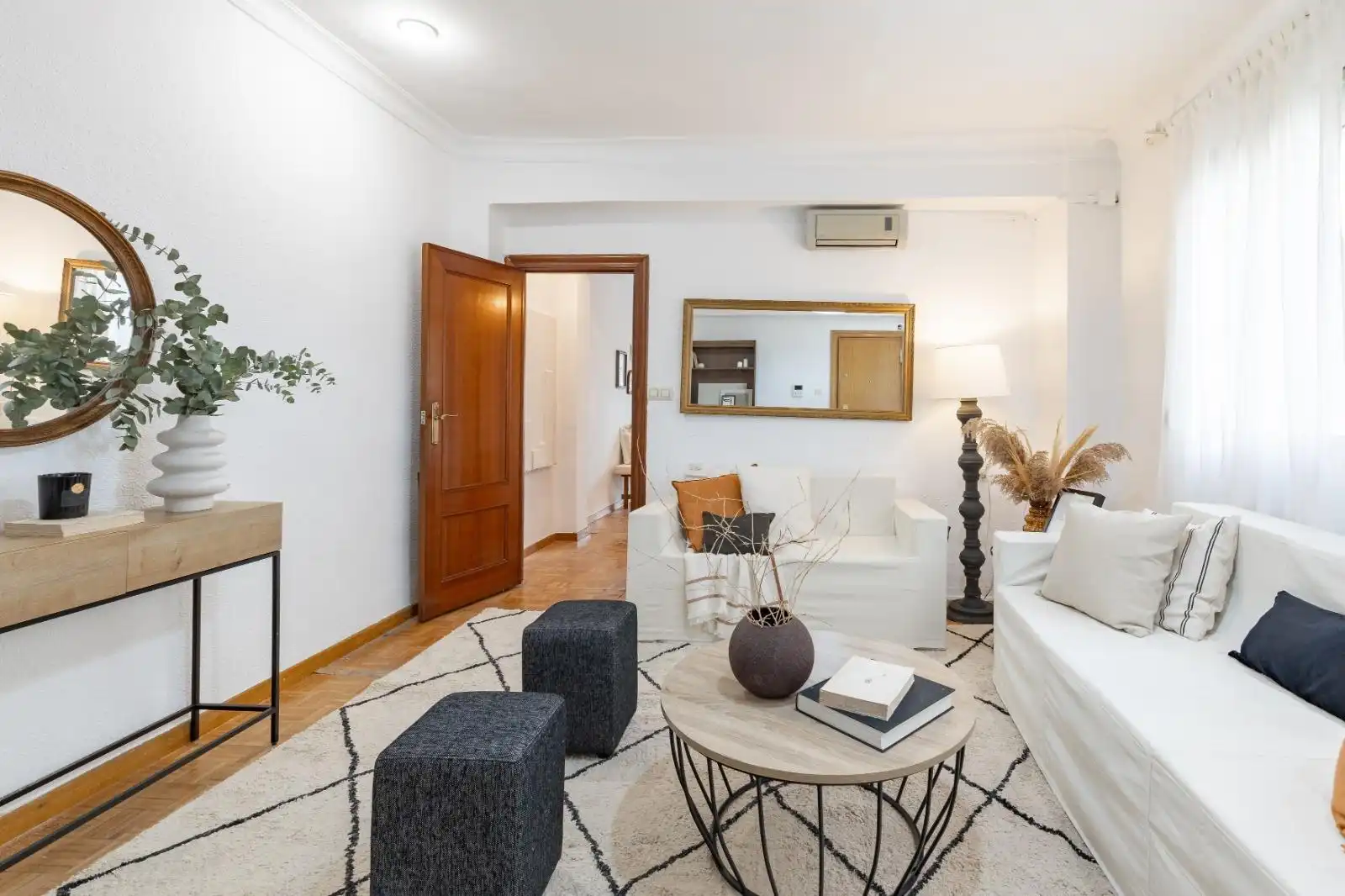 Sala d'estar de Pis en venda en Valencia amb Parquet i Balcó