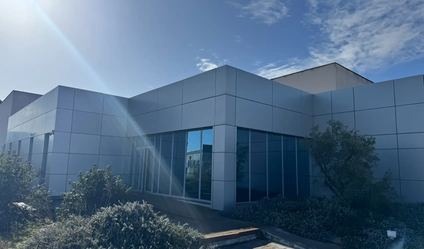 Vista exterior de Nave industrial en venta en La Albuera